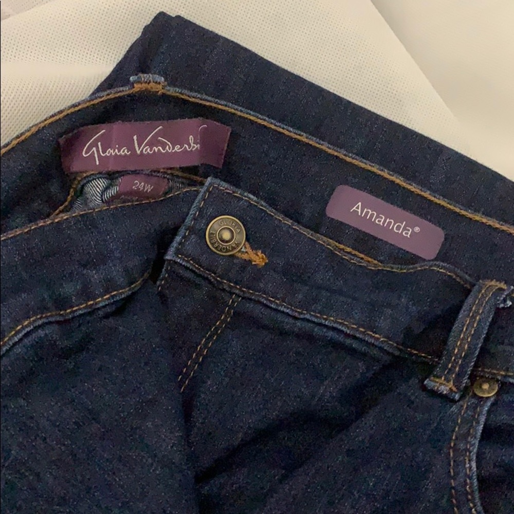 Designer Jeans - Picture 2 of 3